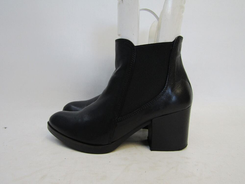 Eric Michael Women Sz 36 EUR Black Leather Chelsea Ankle Fashion Boots Bootie